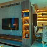 The Burj Khalifa View - Luxury Apartment In Downtown Dubai